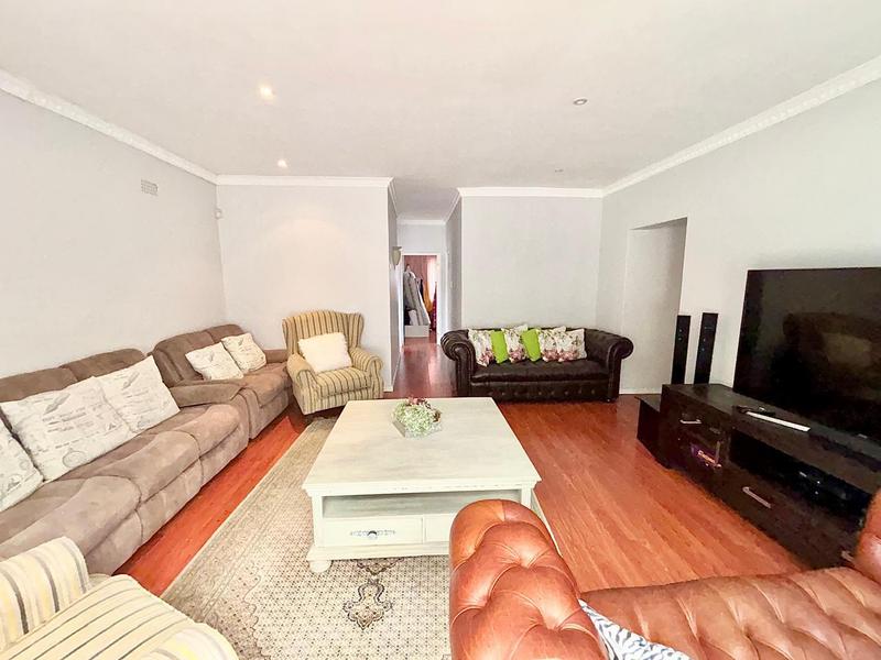 5 Bedroom Property for Sale in Bothasig Western Cape